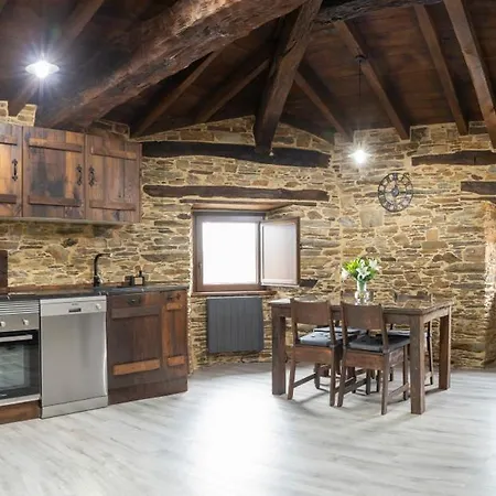 Lar De Sanxes Chalet A Pontenova